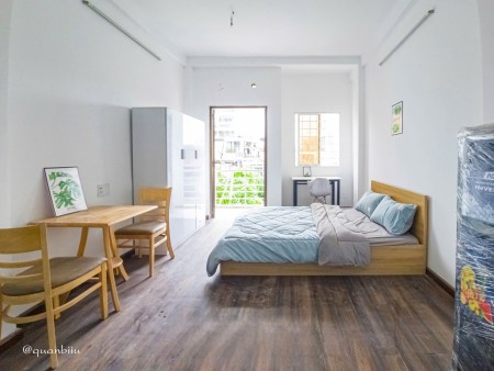 Phòng full nội thất ban công – Gần Trường ĐH Y Dược, Bách Khoa