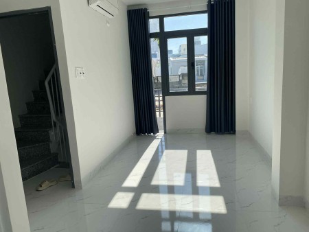 Căn Hộ Cho Thuê Có Ban Công Riêng, Vạn Thắng, Nha Trang