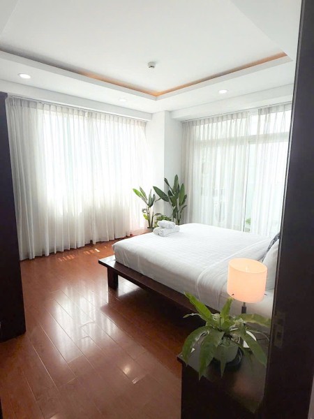 Cho thuê căn hộ mini 2 phòng ngủ nhà mặt tiền,ban công siêu thoáng, nhà mới, nội thất bóc seal 100%