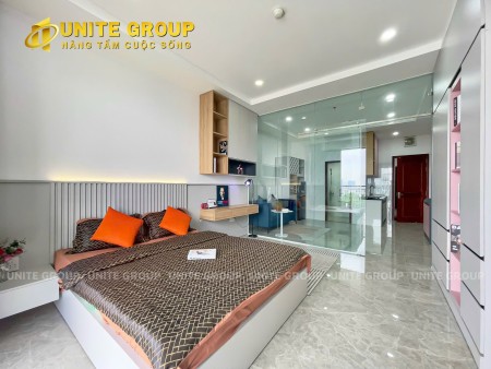 Căn hộ 1 phòng ngủ, tách bếp, view sông, ngay trung tâm Quận 7, 45m²