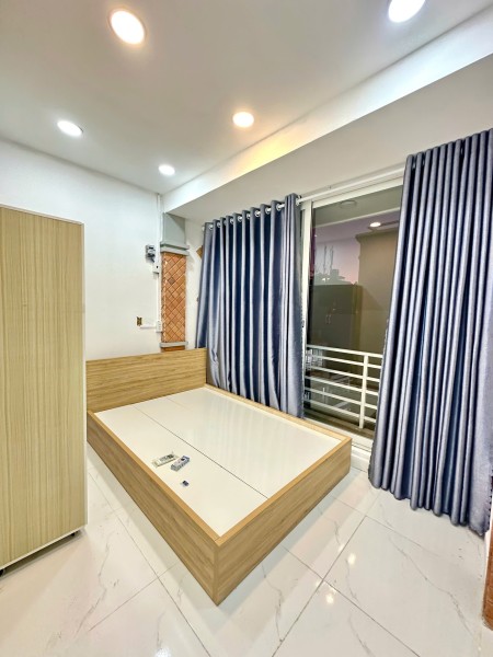 Căn hộ 2PN, ban công, full nội thất, ở được 4 người, diện tích 40m², thuận tiện di chuyển Q1, Q2, Q3