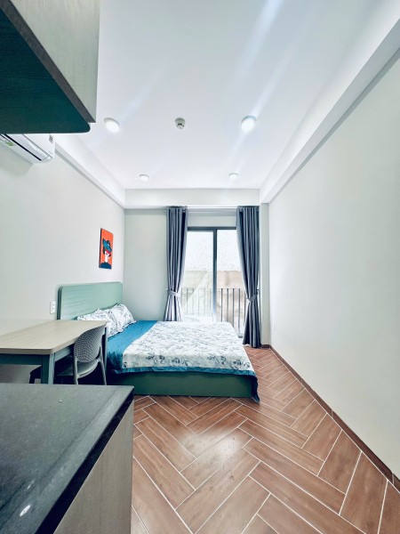 Cho thuê studio ban công, máy giặt riêng, thang máy thuận tiện di chuyển 5p sang Văn Lang CS2 và CS3