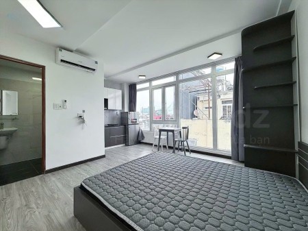 Cho thuê căn hộ full nội thất - Cửa sổ to thoáng mát rộng rãi ngay Cầu Thị Nghè - Cạnh Landmark 81