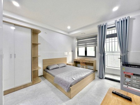 Cho thuê căn hộ 45m² có ban công, đi bộ 2 phút sang GTVT, Ngoại Thương, Hutech và 5p chạy đến HB