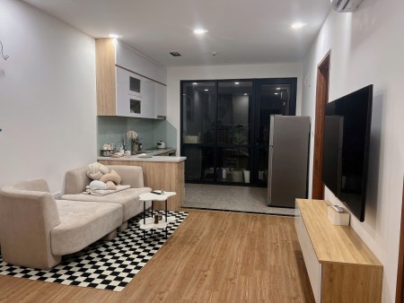 Chính chủ cho thuê căn hộ 2PN tại Iris Garden ban công Đông Nam - view sân vận động