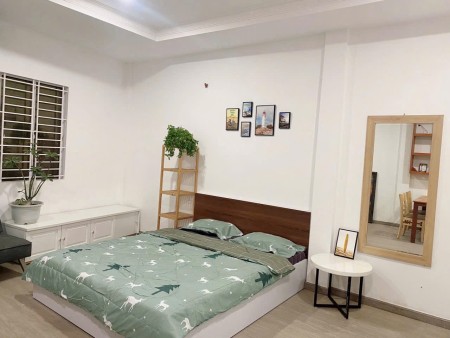 STUDIO 1Pn ban công ngay trung tâm, Full nội thất, sàn gỗ, máy giặt riêng, thuận tiện đi lại Q1,3,PN