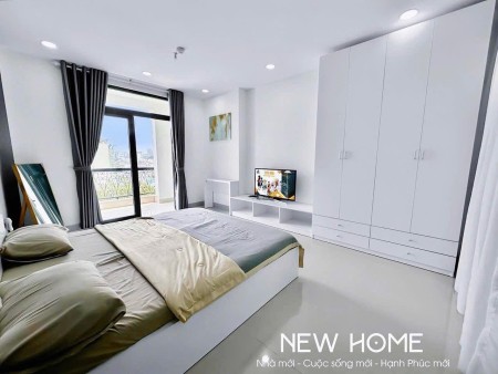 Căn hộ full nội thất mới khai trương, có ban công lấy ánh sáng ngay giữa trung tâm Tân Bình