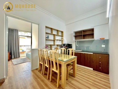 Căn hộ full nội thất có ban công ngay giữa trung tâm Tân Bình gần quận Tân Phú