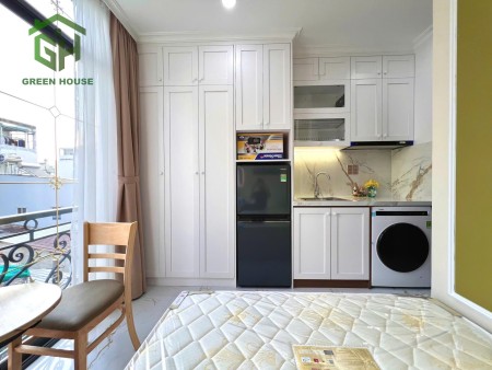 Studio 1Pn ban công, Full nội thất thiết kế thông minh, máy giặt riêng, gần Landmark, dễ đi lại Q1,3