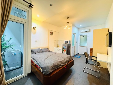 Căn hộ ngay ngã tư Hàng Xanh full nội thất, cửa sổ và ban công thoáng mát ở Bình Thạnh giáp Q3, 1