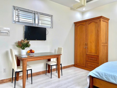 Căn hộ 1PN tách bếp, ban công thoáng, Full nội thất, máy giặt riêng, gần Landmark, Trường Sa, Q1,3