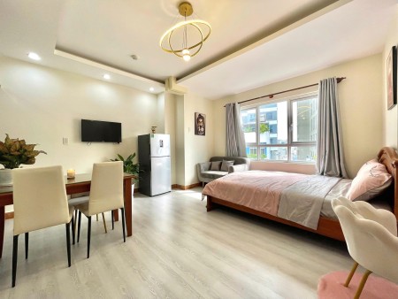 Căn hộ 1PN tách bếp, cửa sổ thoáng, nhiều ánh sáng tự nhiên, Full nội thất, máy giặt riêng, gần Q1,3