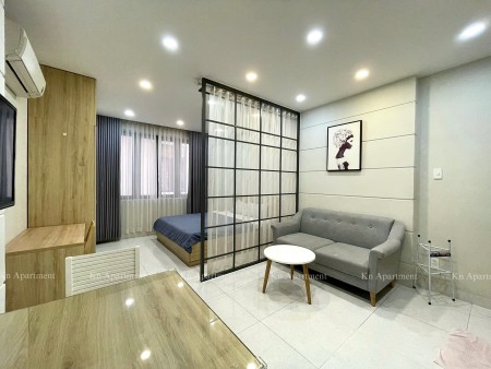Căn hộ 1 phòng ngủ full nội thất 32m², cửa sổ lớn, ngay Lê Văn Sỹ, Quận 3 giáp Quận 1, Phú Nhuận