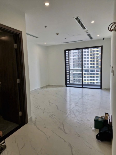 CHO THUÊ Căn hộ Studio - Nhà trống, có rèm - Vinhomes Grand Park Quận - Giá chỉ 5 triệu/tháng