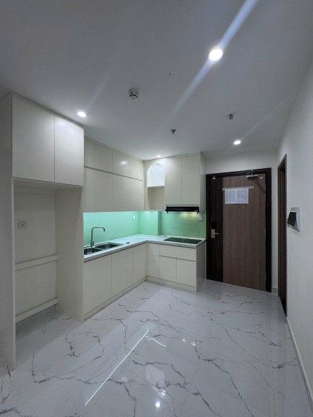 CHO THUÊ căn hộ 2PN 2WC Bếp rèm, Giường, Nệm. Nhà mới 100%, Đẹp ở ngay. Vinhomes Grand Park Quận 9.