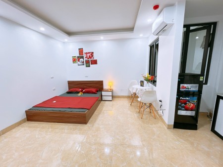 Phòng mới trống tại 569 Lạc Long Quân – P301 Full nội thất cơ bản, cửa vân tay hiện đại.