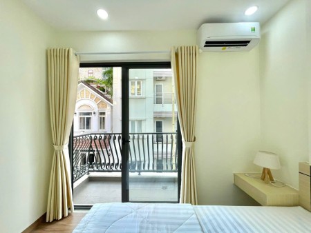 Cho thuê 1 phòng ngủ tách bếp rộng 50m2 có ban công - dịch vụ dọn phòng tốt gần Thảo Cầm Viên