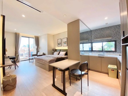Cho thuê căn hộ có ban công, tách bếp, có nội thất hiện đại tại gần sân bay Tân Sơn Nhất Tân Bình