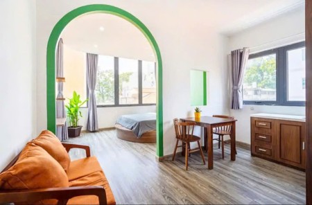 Căn hộ tách bếp, cửa sổ lớn, y hình, 45m2, Hồ Con Rùa, VX Dân Chủ, CV 23/9