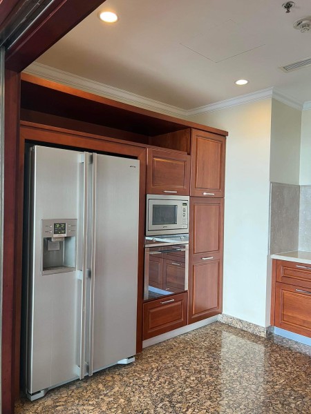 ĐẲNG CẤP SỐNG GIỮA LÒNG SÀI GÒN Vincom Đồng Khởi – 72 Lê Thánh Tôn, P. Bến Nghé, Quận 1