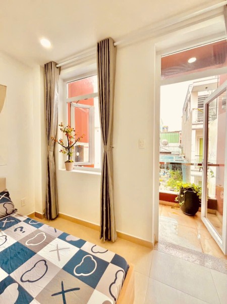 CHDV ban công 1 phòng ngủ full nội thất, giáp ngay Cầu Kiệu, giáp Quận 1