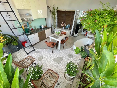 Cho thuê căn hộ Bình Thạnh cao cấp, penthouse sân vườn 60m², thang máy, có giặt riêng, ngay cầu Thị