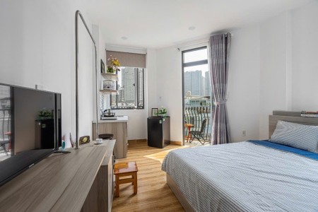 Cho Thuê Căn Hộ Ban Công Sát Đại Học Luật Và Đại Học Nguyễn Tất Thành Full Nội Thất Mới