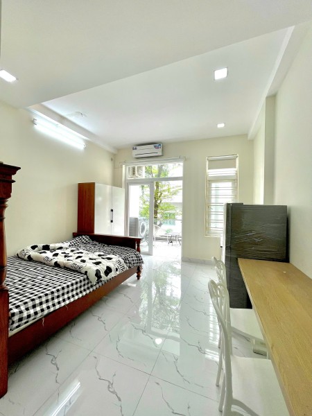 Studio ban công rộng rãi, full nội thất – gần sân bay Tân Sơn Nhất & CV Hoàng Văn Thụ
