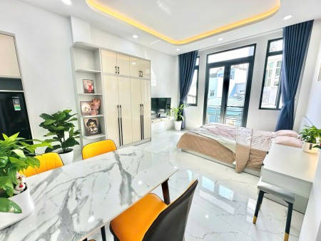 Căn hộ Ban công - Cửa sổ Thoáng Full NT 45m2 Máy giặt riêng tại Phùng Văn Cung, Phú Nhuận gần Q1, Q3