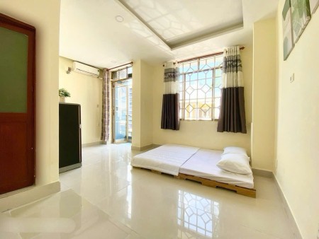 Cho thuê căn hộ Studio Ban công Q10 gần Vạn Hạnh Mall, ĐH Kinh tế UEH, ĐH Huflit, ĐH Hoa Sen