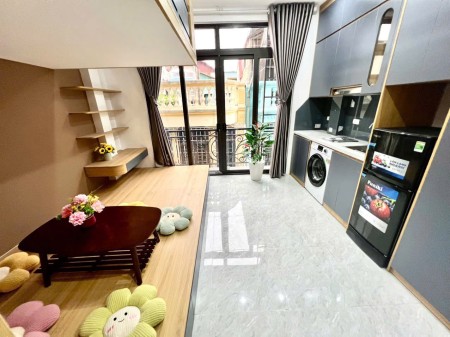 Trống gấp phòng mặt đường, ngay ngã tư Sở