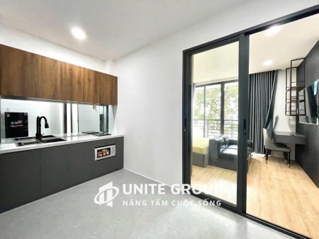 Căn hộ 1 phòng ngủ full nội thất có ban công 50m2 ngay giữa trung tâm Tân Bình