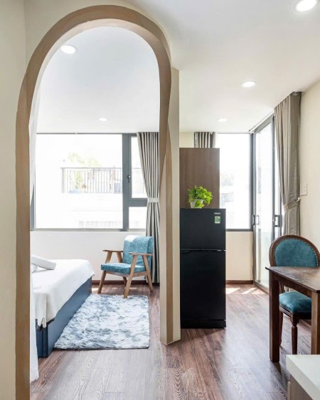 Cho thuê căn hộ 1 phòng ngủ gần sân bay Tân Sơn Nhất, ban công thoáng mát