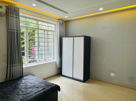 Tiện đi Sân Bay Tân Sơn Nhất - Vòng Xoay Lăng Cha Cả - Ngã Tư Phú Nhuận - Công viên Gia Định.