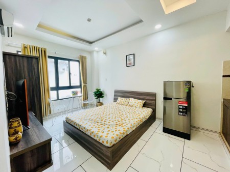 Studio Bình Quới có cửa sổ thoáng mát, yên tĩnh, thang máy, nước nóng năng lượng.