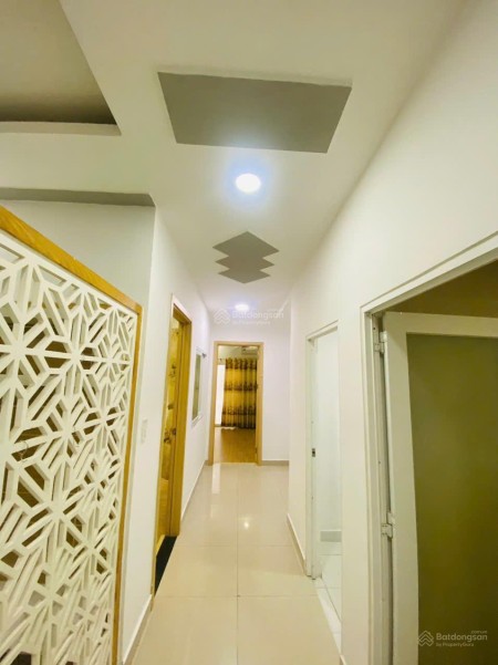 Cho thuê căn hộ Oriental Plaza 83m² (2PN), lầu trung view đẹp thoáng mát