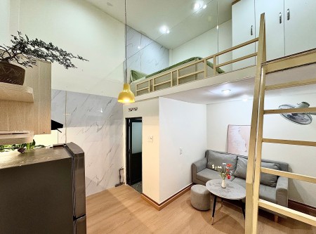 Căn hộ dạng Duplex cao 1,8m tách bếp, full nội thất, máy giặt riêng, sofa, gần Landmark, Ngô Tất Tố