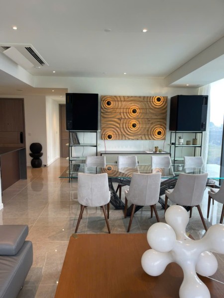 Cho thuê căn hộ Opera Residences – Trực diện view Cầu Ba Son.