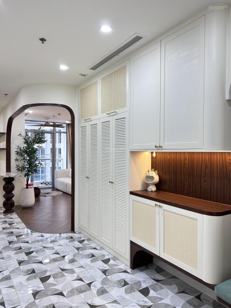 Chính chủ cần cho thuê nhanh căn hộ 3PN Vinhomes Central Park.