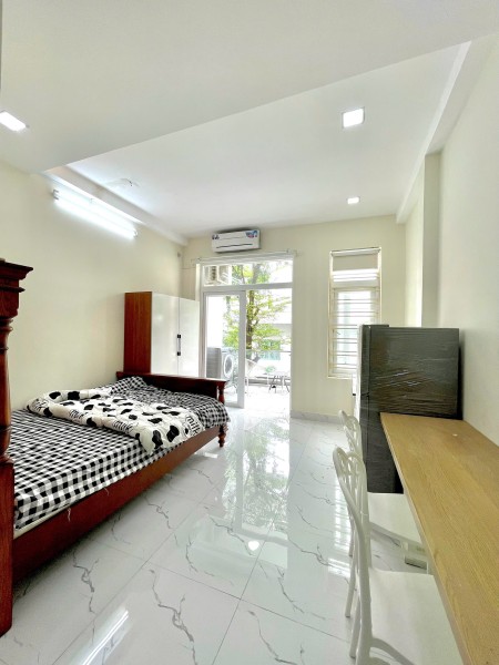 Studio có ban công, cửa sổ thoáng mát, nội thất như ảnh – gần ĐH Công Thương, Aeon, Big C – Máy giặt