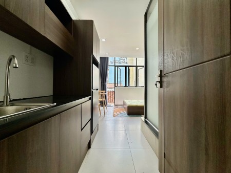 Phòng CHDV studio, ban công, cửa sổ trời – Gần BV Răng Hàm Mặt, Quận 1