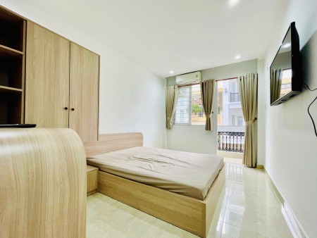 Cho thuê studio ban công cách công viên Lê Văn Tám chỉ 100m, gần chợ Tân Định, nhà thờ Tân Định,...