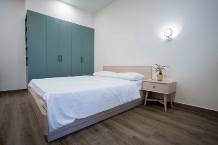 Phòng đẹp Quận 1 – Đầy đủ nội thất, thoáng mát, có ban công