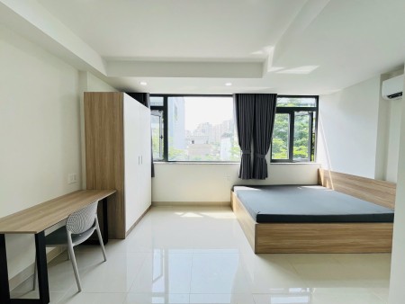Căn Studio Full nội thất có cửa sổ lớn ngay gần Nguyễn Thị Thập Quận 7