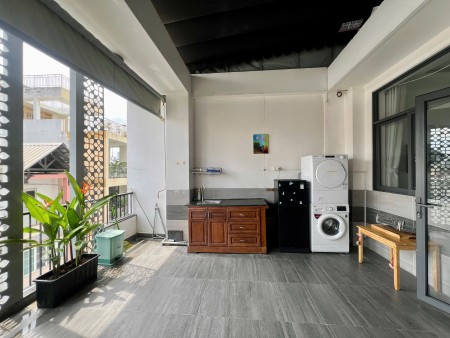 Cho thuê căn hộ 2 phòng ngủ, khu bếp sinh hoạt chung rộng, view cao ở Lê Văn Sỹ quận 3 hẻm ô tô