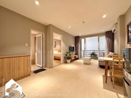 Căn hộ 1PN ban công view thoáng, full nội thất, hầm xe rộng, ra vào vân tay, gần Quận 1,3