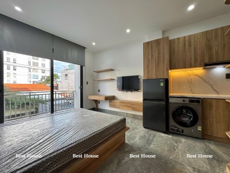 Căn hộ nội thất cao cấp tại Tân Phú – Ban công, tách bếp, giặt riêng.