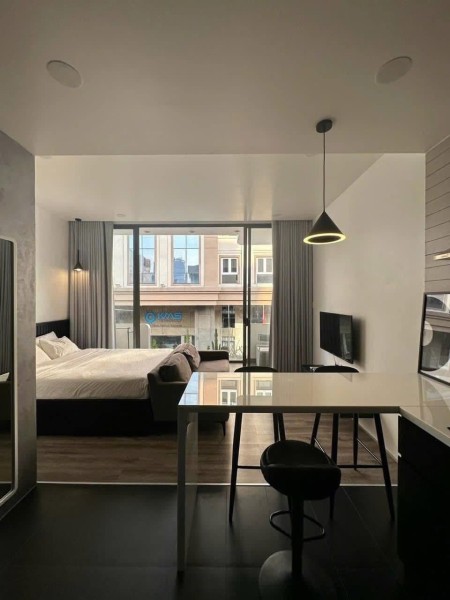 Cho thuê studio full nội that hiện đại - Ban công, máy giặt riêng gần công viên Hoàng Văn Thụ