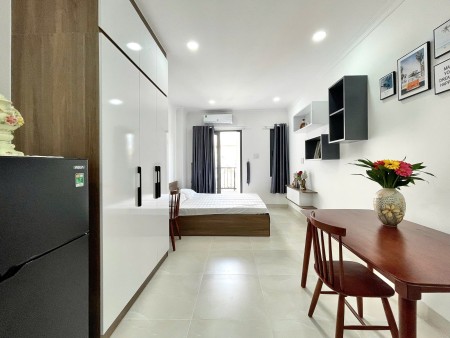 Cho thuê căn hộ studio - Ban công - Gần sân bay Tân Sơn Nhất - Tân Bình