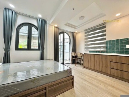 Nhà mới 100% - Bancol thoáng, nội thất nguyên seal, thiết kế sang chảnh - Ngay khu Phan Xích Long